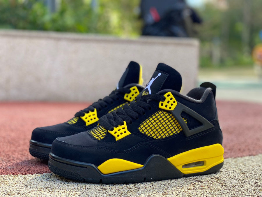 Air Jordan 4 Thunder Mid