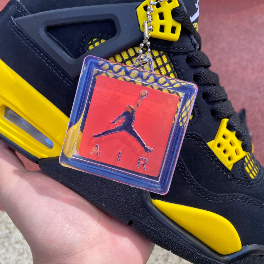 Air Jordan 4 Thunder Mid