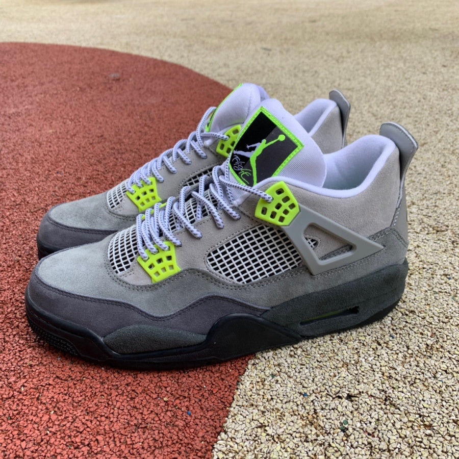 AIR JORDAN 4 SE Neon AJ4