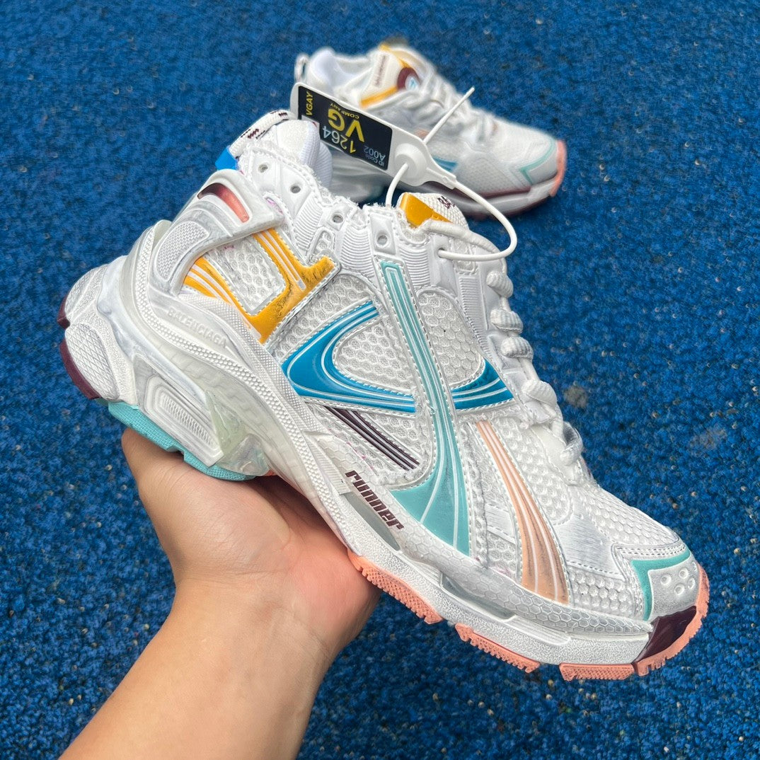 Balenciaga Runner Grafhti